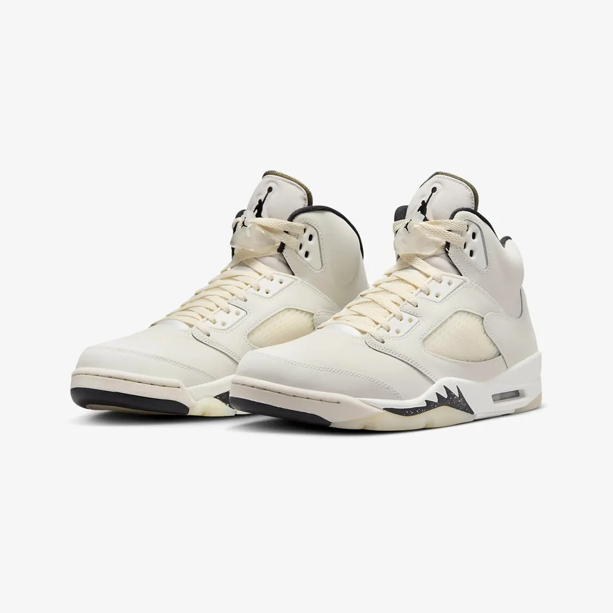 AIR JORDAN 5 RETRO SE 'SAIL/BLACK-LT OREWOOD BRN-COCONUT MILK'