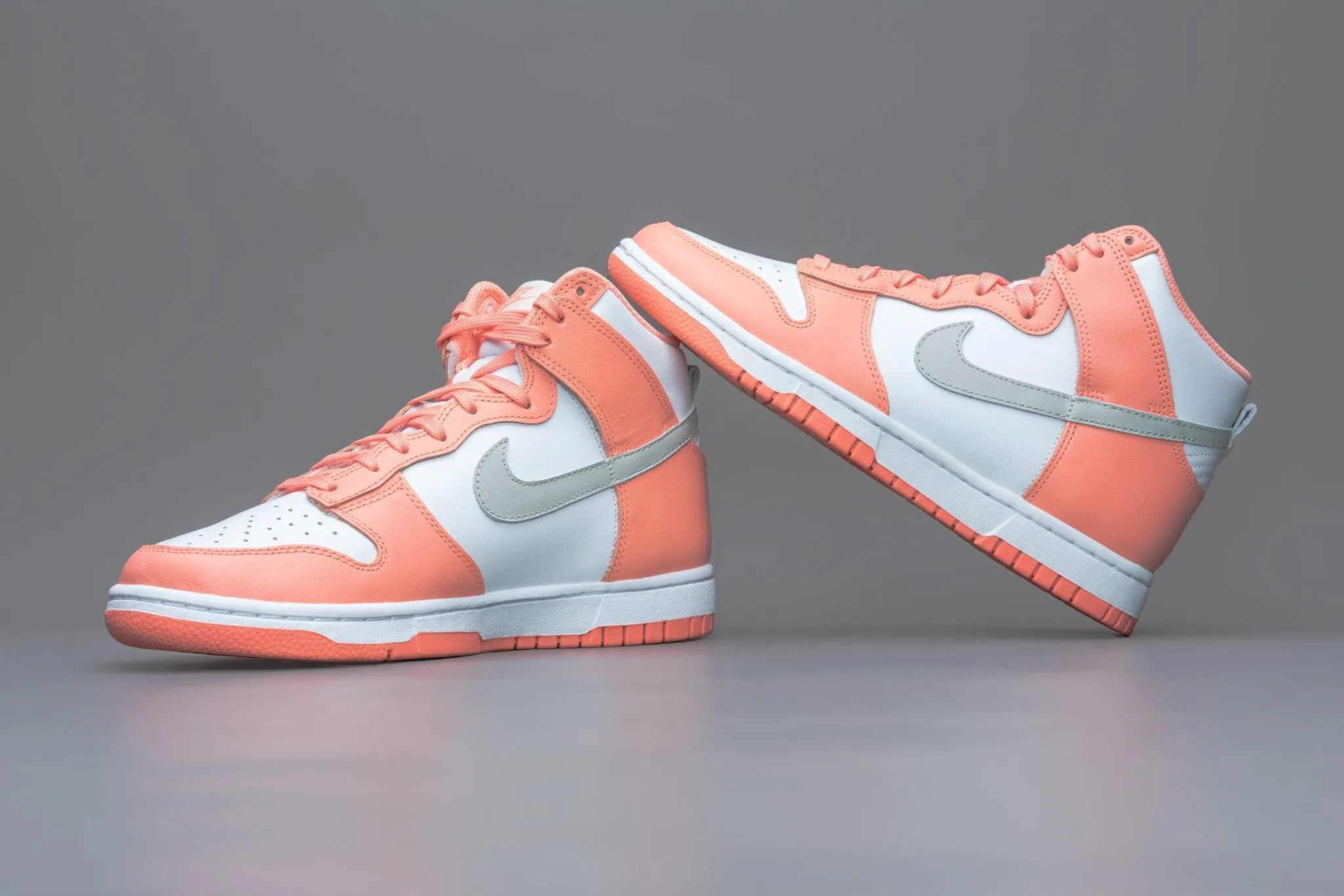 Nike Dunk High Salmon (W)