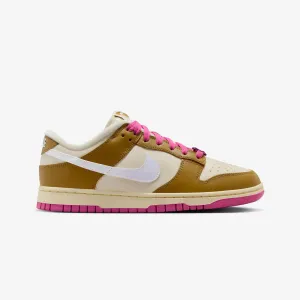 WMN'S DUNK LOW SE 'BRONZINE/COCONUT MILK-PLAYFUL PINK'